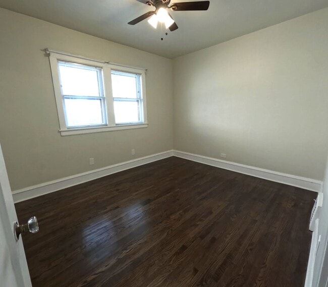 Building Photo - Beautiful Home Lowell Ave.