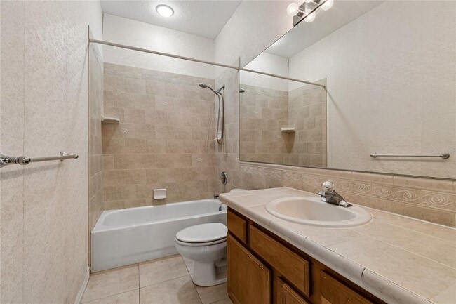 Building Photo - 2204 Elizabeth Way