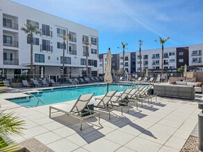 Alanna Pool and Sun Deck - Alanna