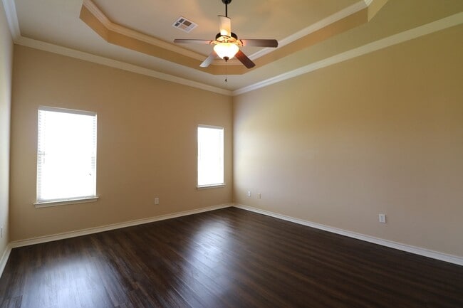 Building Photo - 3116 Stallion Dr