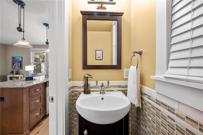 Building Photo - 706 Ivy St