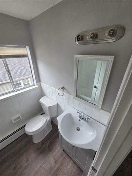 Building Photo - 15 Barrows St