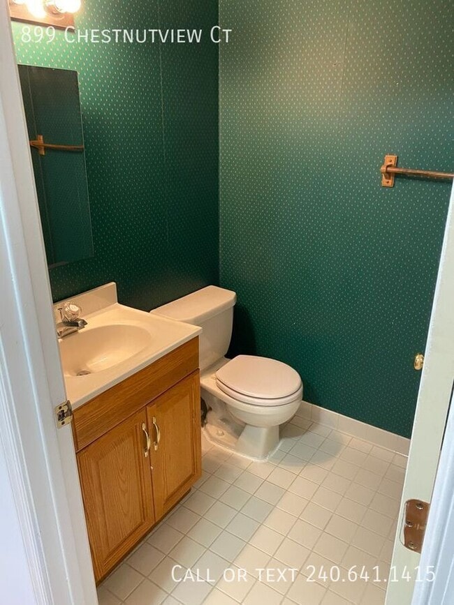 Building Photo - 899 Chestnutview Ct