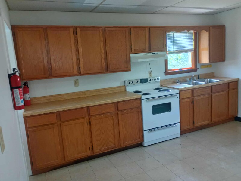 Building Photo - 20 W College Ave