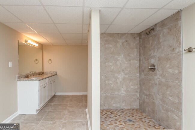 Building Photo - 1420 Denfield Ct