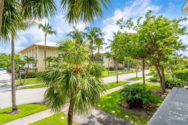 Building Photo - 300 Galen Dr