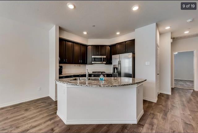 Building Photo - 2405 Siskiyou St