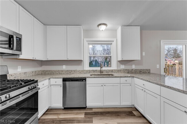 Building Photo - 17575 Howe Rd