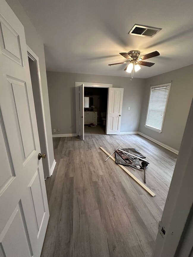 Building Photo - 2625 E Cavett Dr