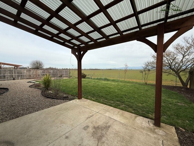 Building Photo - 3-bedroom, 2-bathroom home located in the heart of Harrisburg