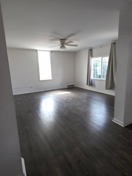 Building Photo - 163 W 400 S