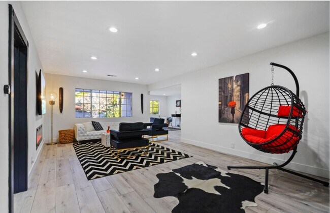 Building Photo - 5601 Corbett St