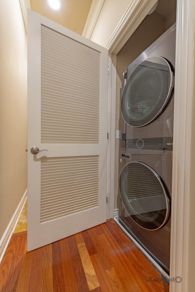 Building Photo - 1148 W Monroe St