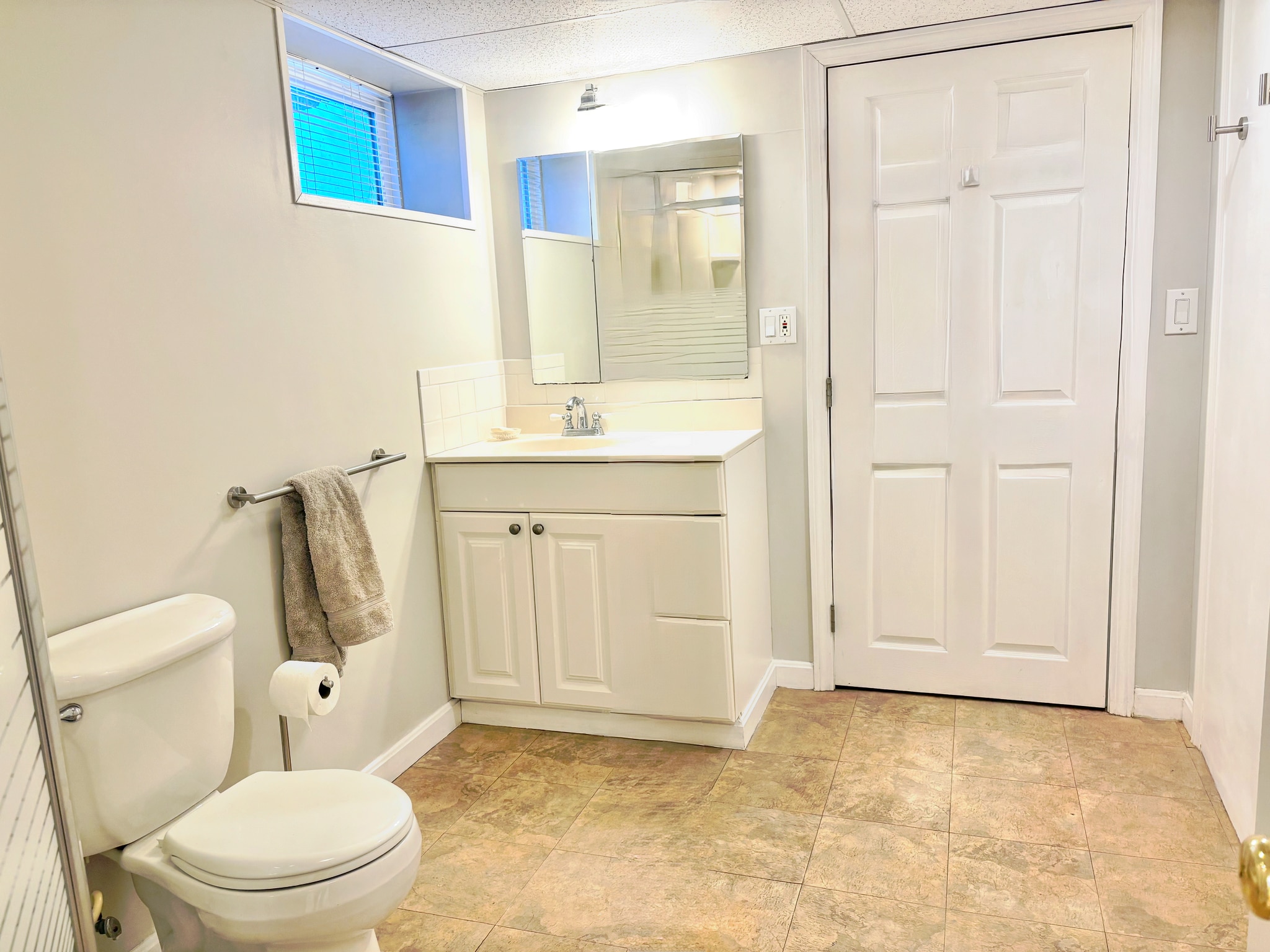 Building Photo - 1044 Broadway