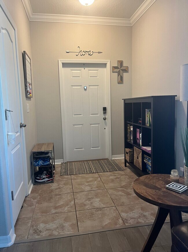 Building Photo - 2819 Lantern Hill Ave