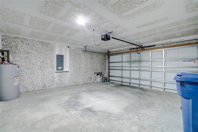 Building Photo - 2440 Ring Rd