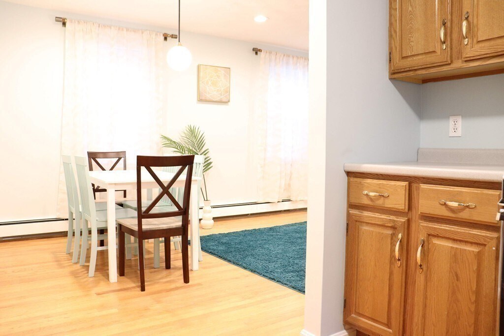 Building Photo - 12 Regent St