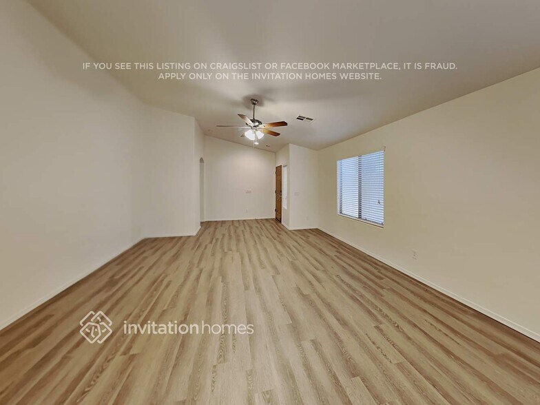 Building Photo - 42148 W Cheyenne Dr