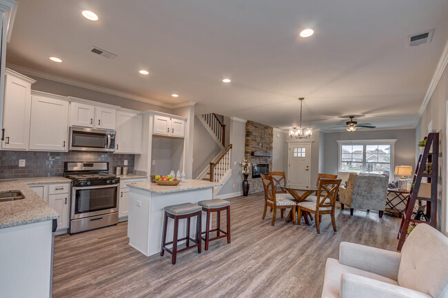 Building Photo - 124 White Pine Ct