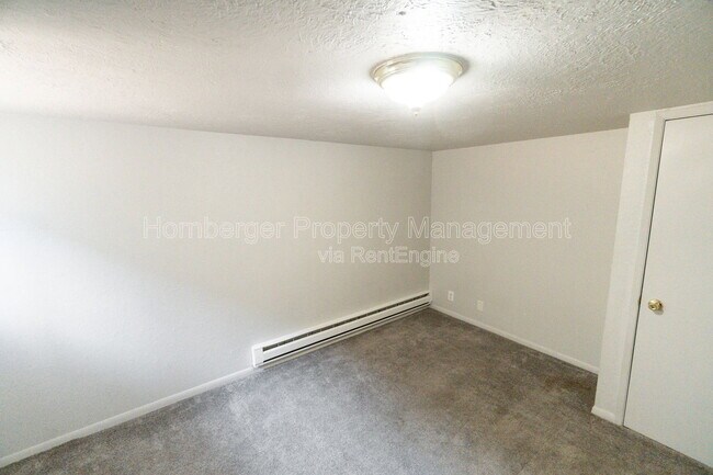 Building Photo - 1108 W 12th Ave