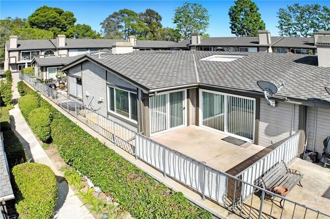 Building Photo - 2175 Pacific Ave