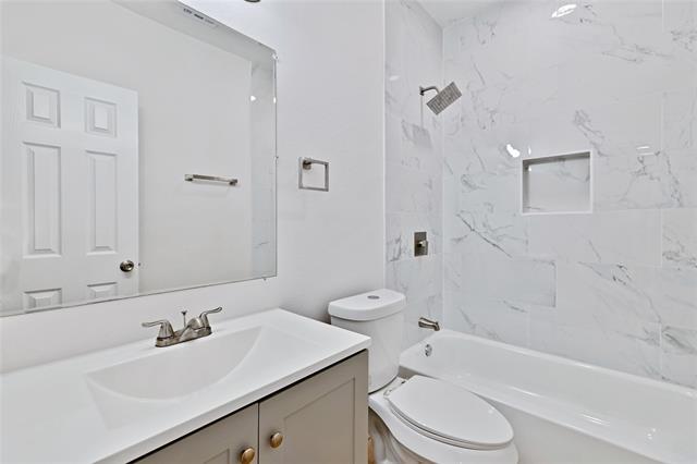 Building Photo - 326 W Rainey St