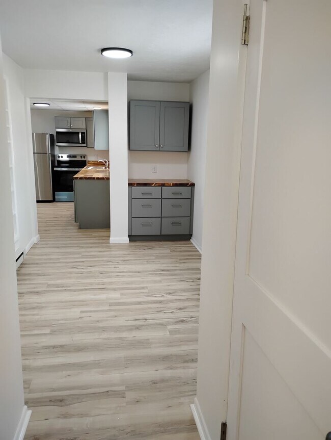 Building Photo - 150 McCauley Ave