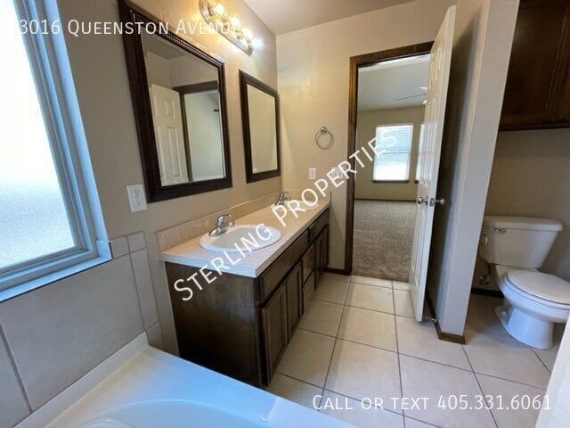 Building Photo - 3016 Queenston Ave