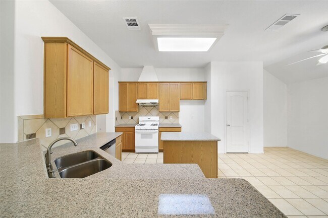 Building Photo - 21406 Hannover Pines Dr