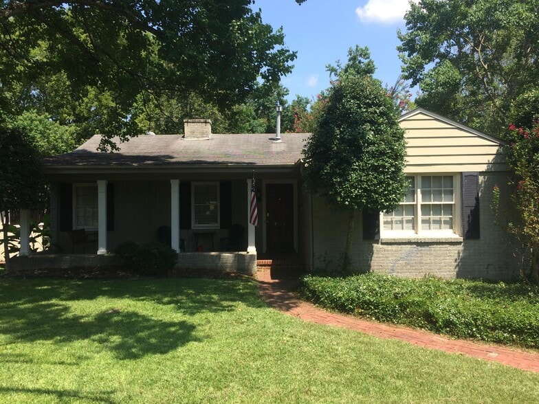 Front - 2069 Gorgas St