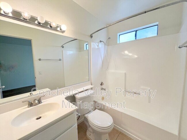 Building Photo - 74475 Driftwood Dr