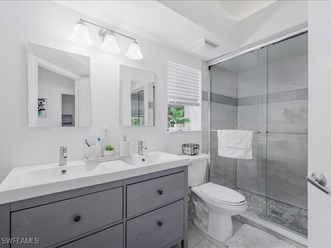 Building Photo - 4910 Cougar Ct N