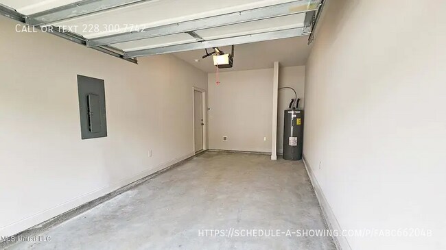 Building Photo - 12277 Sinclair Dr