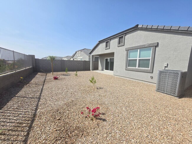 Building Photo - New Build 4 bed/3 Bath Home