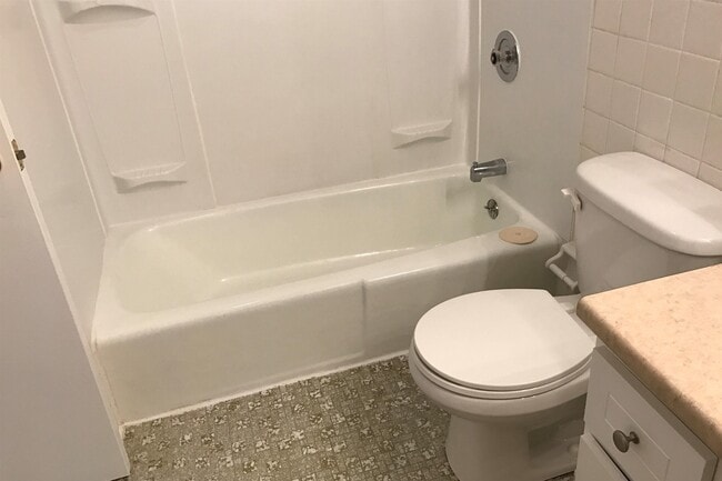 Building Photo - 95 Powers St