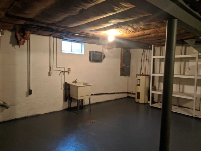 Building Photo - 128 Kassal St