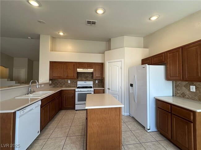 Building Photo - 2525 Torch Ave