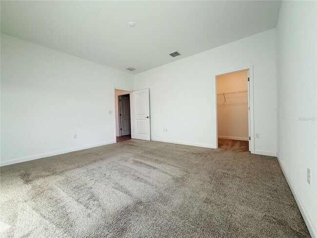 Building Photo - 5001 Center Ct