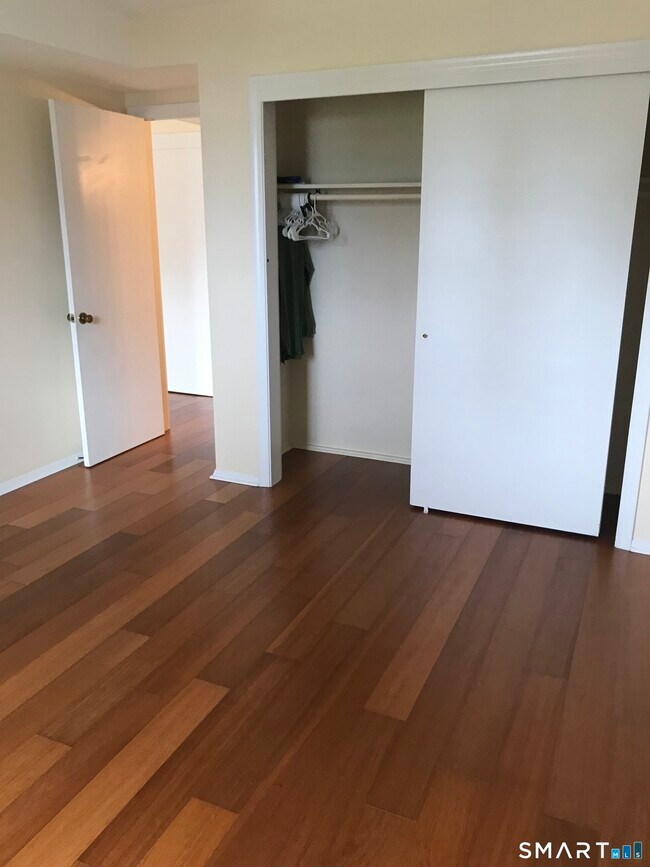 Building Photo - 270 -1 Richard St