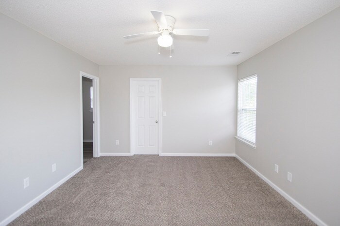 Building Photo - 609 Green Pasture Ct