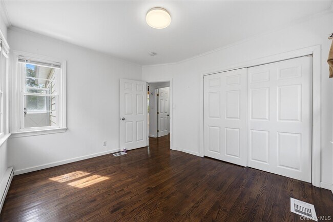 Building Photo - 3404 Mohegan Ave