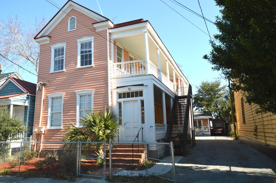 Primary Photo - 90 Drake St