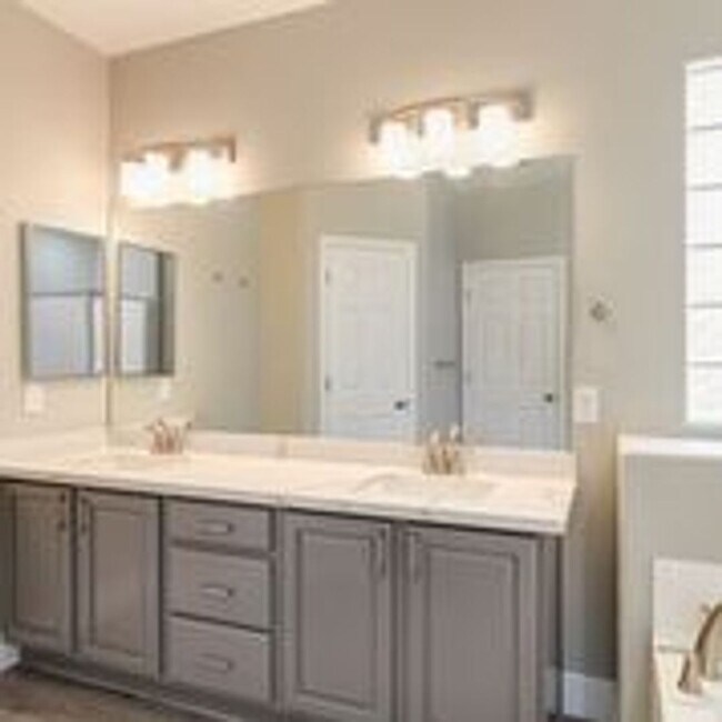 Building Photo - Welcome Home! Beautiful One Story Home in Aliante