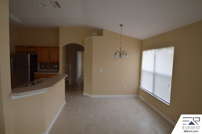 Building Photo - 7 Undermount Path E