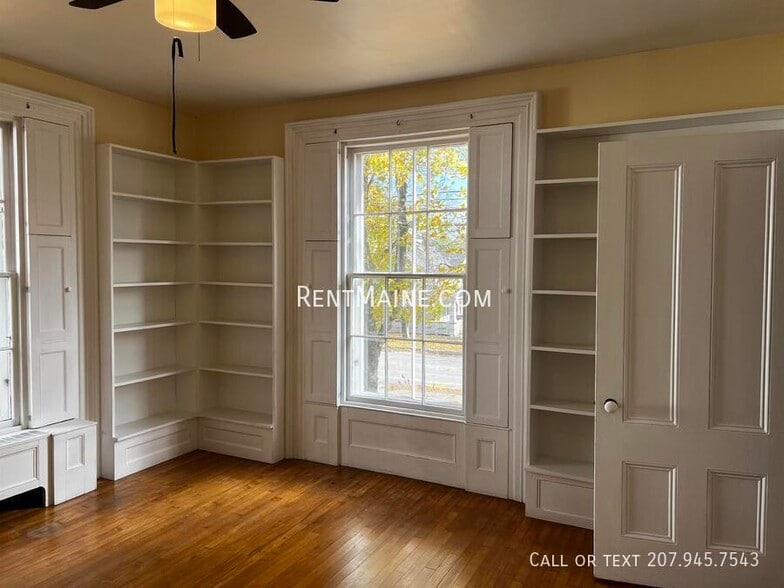 Building Photo - 92 Main Rd N