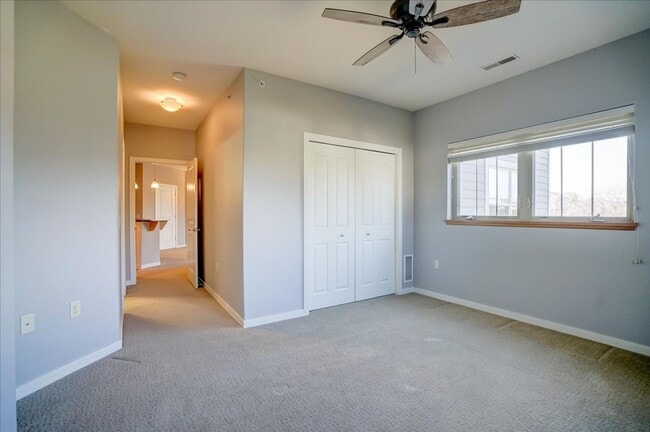 Building Photo - 5196 Sassafras Dr