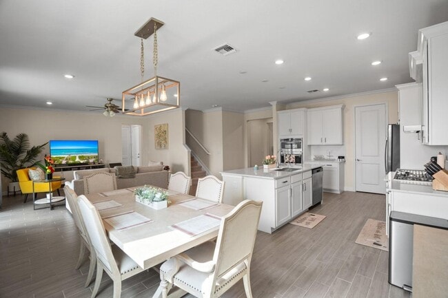 Building Photo - 1120 Haywagon Trl