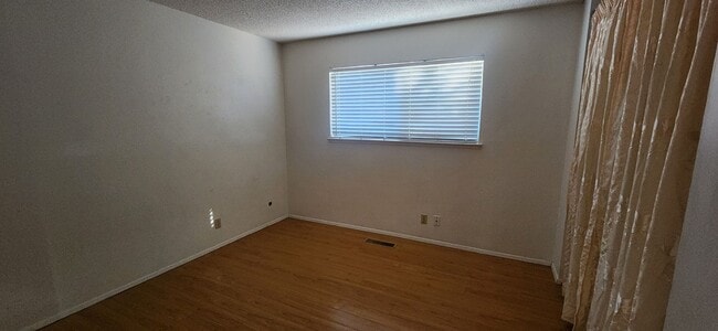 Building Photo - 3 Bedroom 2 Bathroom Home in Greenhaven