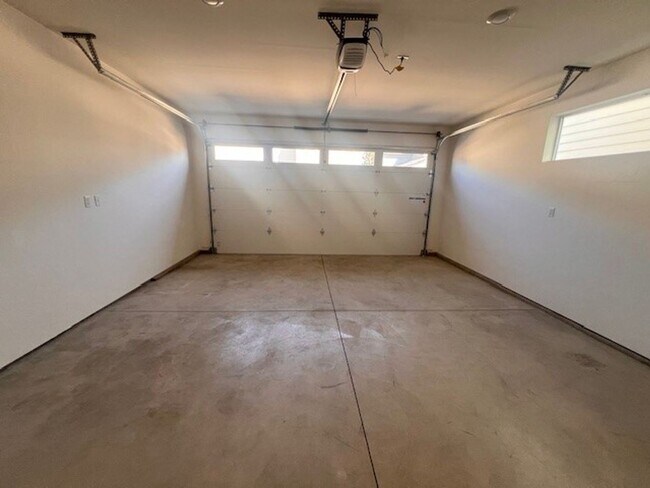 Building Photo - Newer Construction 3 Bedroom + Bonus Room ...