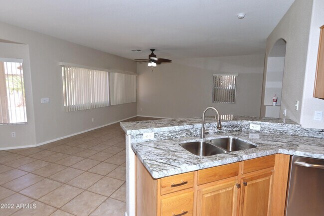 Building Photo - 14168 W Clarendon Ave